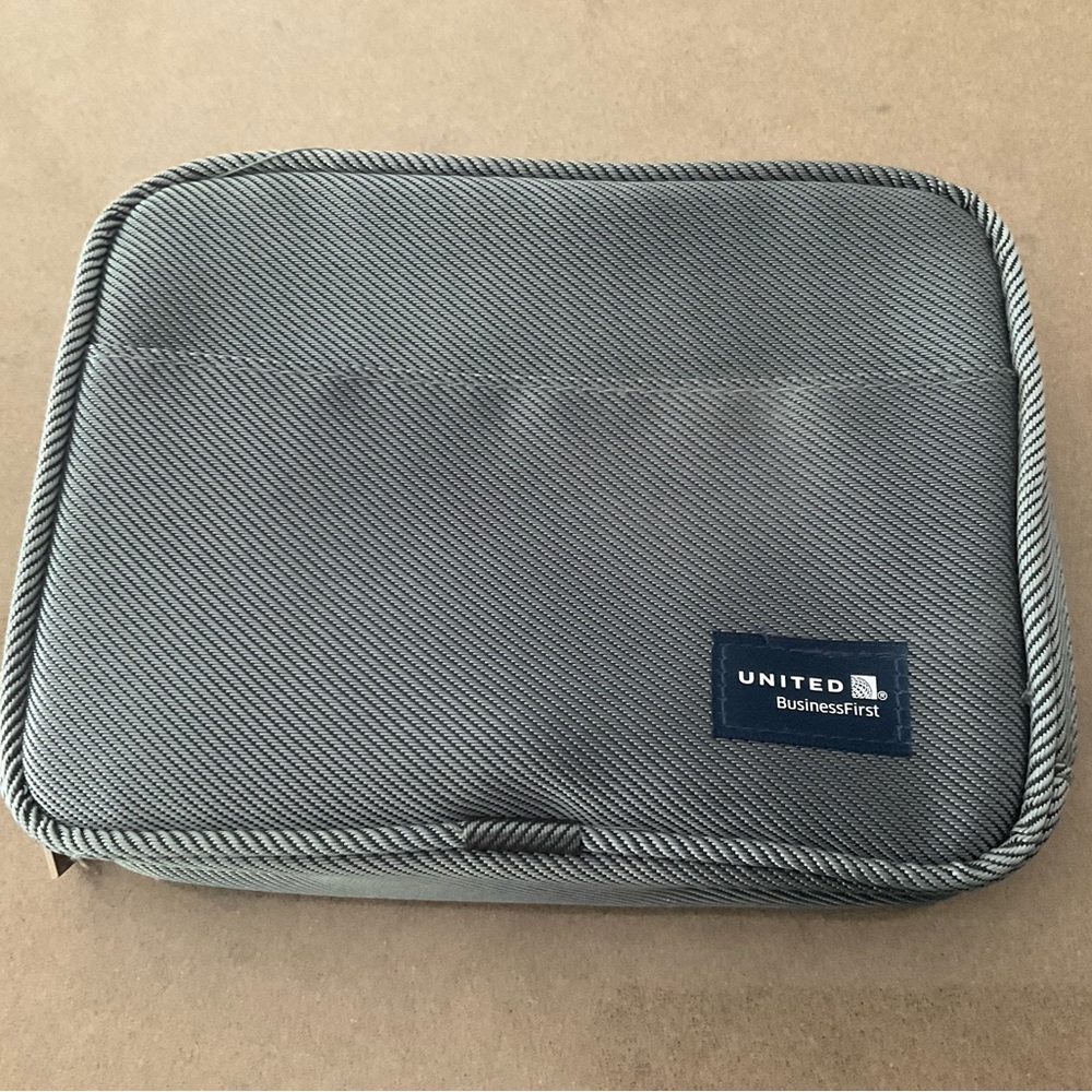 United Business/First Amenities Bag UNISEX